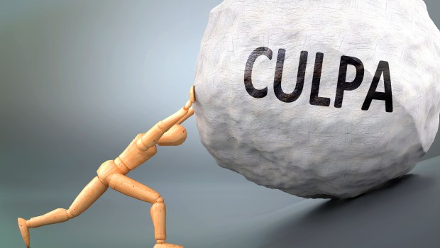 Empujando el peso de la culpa