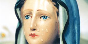 María está llorando en Ucrania