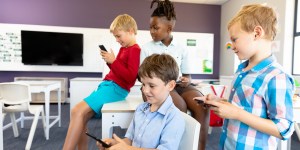 ¿Es bueno que en la escuela mande el niño?