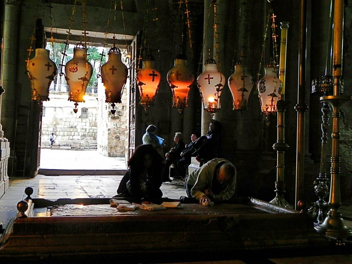 Piedra de la Unción en la Basílica del Santo Sepulcro