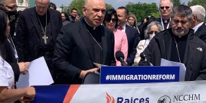 EE.UU.: 420 líderes católicos hispanos piden a los políticos una ley migratoria justa