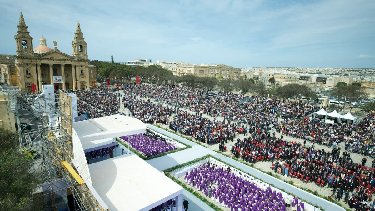 Pope-Francis-celebrates-mass-St.-Publius-parish-church-MALTA