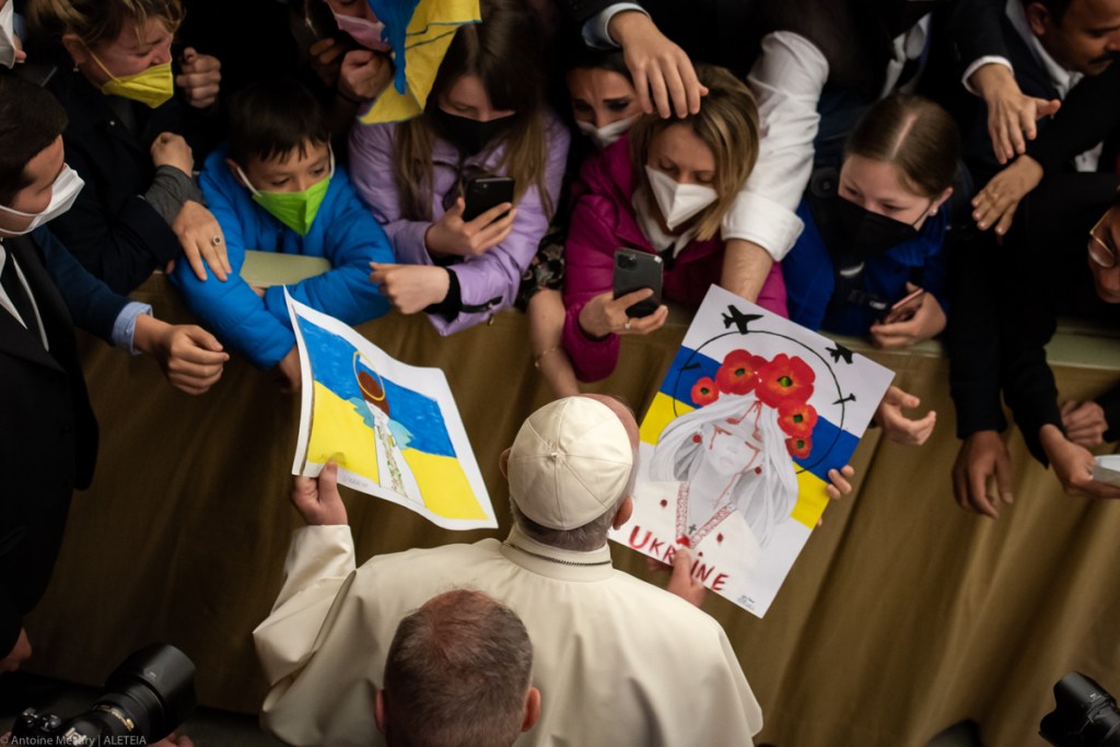 POPE-FRANCIS-AUDIENCE-Antoine-Mekary-ALETEIA