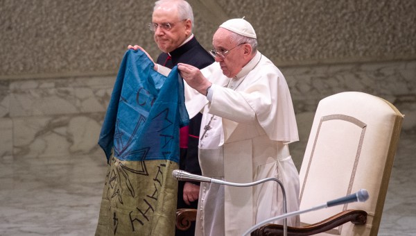 POPE-FRANCIS-AUDIENCE-UKRAINE-refugees-Antoine-Mekary-ALETEIA