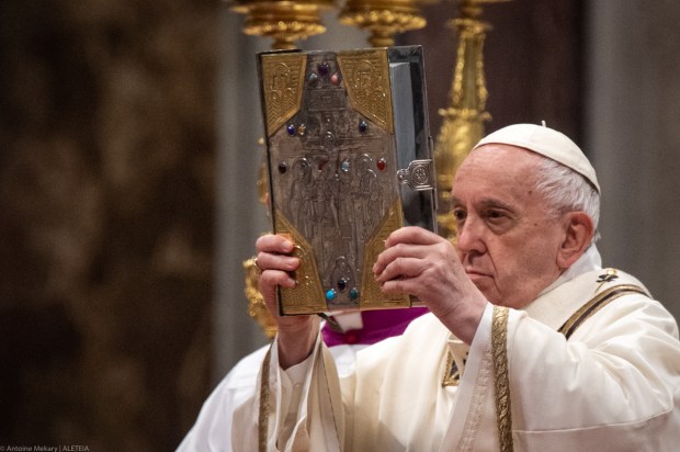 POPE-FRANCIS-CHRISM-MASS