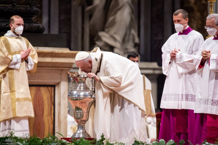 POPE-FRANCIS-CHRISM-MASS