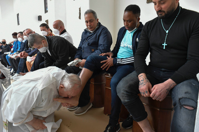 Pope-Francis-Civitavecchia-New-Penitentiary-Complex-Holy-Mass-Coena-Domini-Maundy-Thursday-Foto-1.jpeg