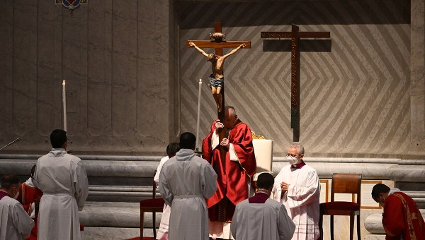 VATICAN-RELIGION-POPE-GOOD-FRIDAY-MASS-EASTER-AFP