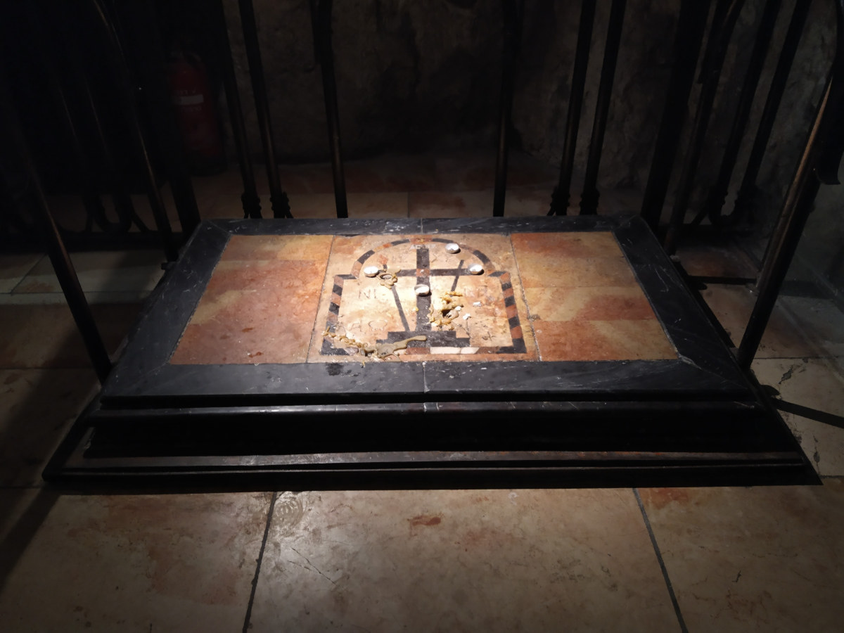 HOLY SEPULCHRE