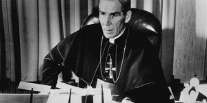 La causa de beatificación de Fulton J. Sheen sigue su curso