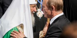 Papa: «El Patriarca no puede convertirse en el monaguillo de Putin»