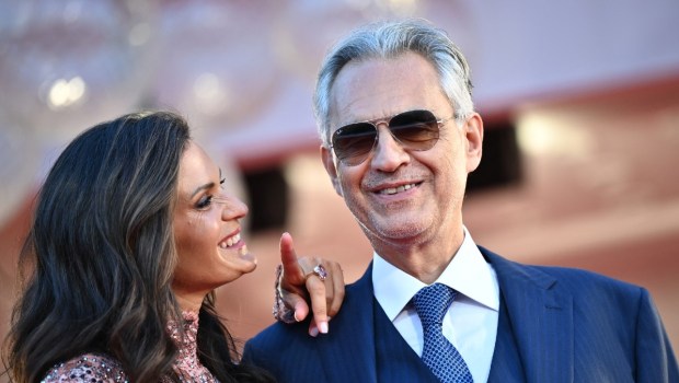 Andrea Bocelli y su esposa Verónica cantan juntos el dúo más romántico