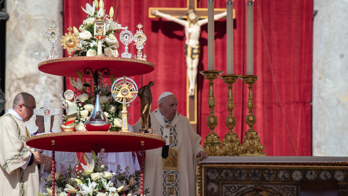 CANONISATION-Vatican-on-May-15-2022-Antoine-Mekary-ALETEIA-AM_5851.jpg