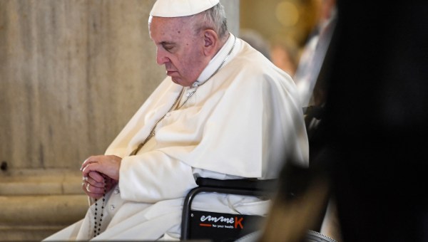 ITALY-VATICAN-RELIGION-POPE-PEACE-ROSARY-AFP