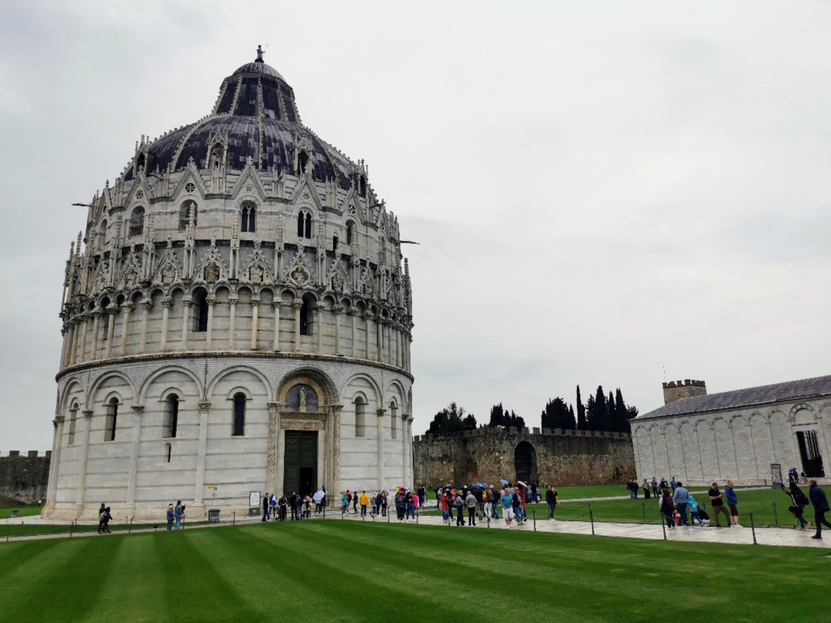Baptisterio de san Juan Bautista en Pisa