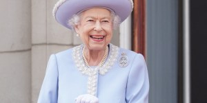 Murió la Reina Isabel II y el mundo se puso en oración