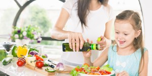 El aceite de oliva, un gran aliado en la salud y desarrollo de los niños