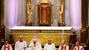 Pope-Francis-celebrates-Mass-at-the-National-Shrine-of-Sainte-Anne-de-Beaupré-in-Quebec-AFP
