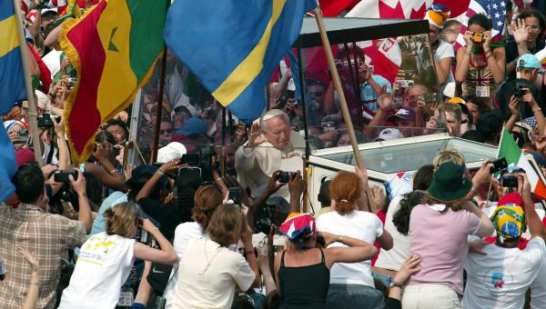 Pope-John-Paul-II-welcoming-ceremony-in-Toronto-Canada-AFP
