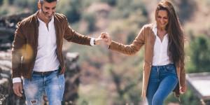 Vivir juntos no ayuda, el noviazgo sí: el secreto de sus cuatro peldaños