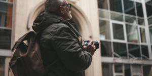 De fotógrafo de moda al compromiso humanitario, gracias a lo que vio en el Cottolengo