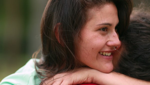 DONNA, SORRISO, ABBRACCIO