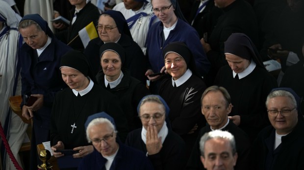 monjas durante visita papal