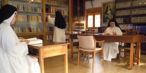 Estas religiosas Concepcionistas necesitan ayuda para poder tener luz