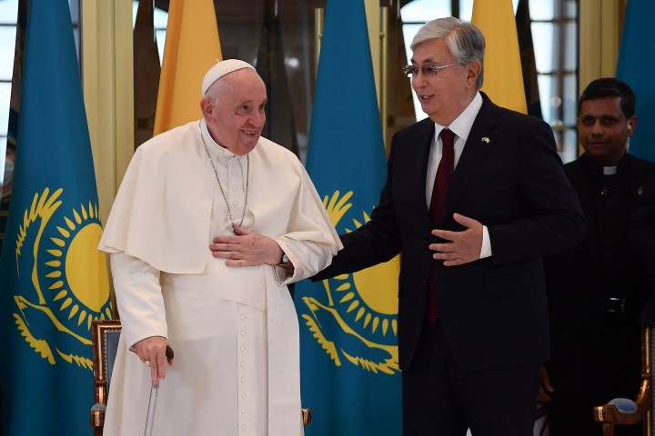 Pope-Francis-boards-his-plane-trip-to-Kazakhstan-AFP