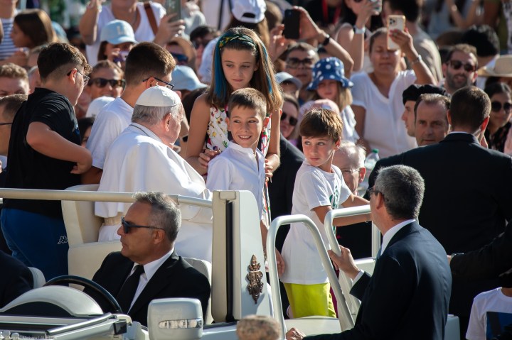 Pope-Francis-general-audience-Antoine-Mekry-ALETEIA