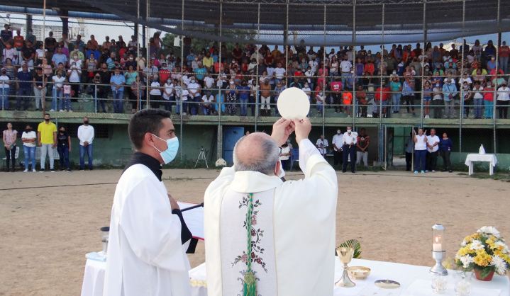 Virgen-del-Valle-Guarenas-Venezuela-6.jpg