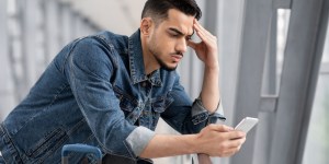 «Doomscrolling»: ¿Cómo frenar la tendencia a fijarse en lo malo?