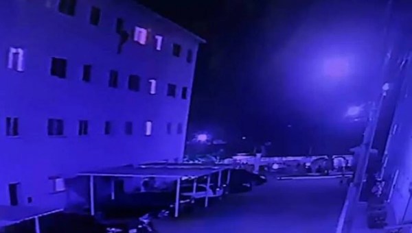 Criança cai do terceiro andar