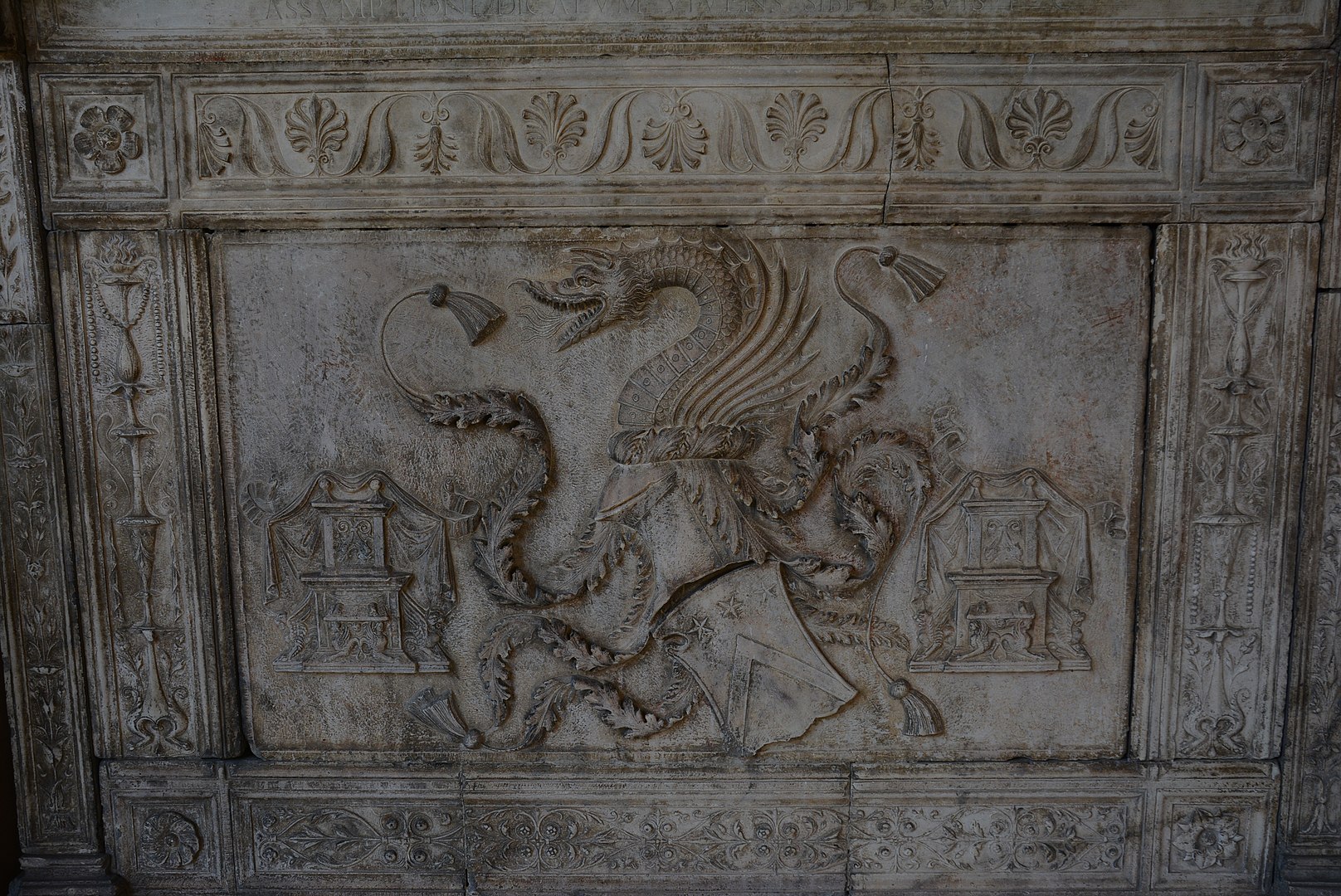 Dragón en la tumba de Matteo Ferrillo