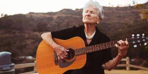 Una cubana de 95 años, nominada a Mejor Nueva Artista en los Grammy Latinos
