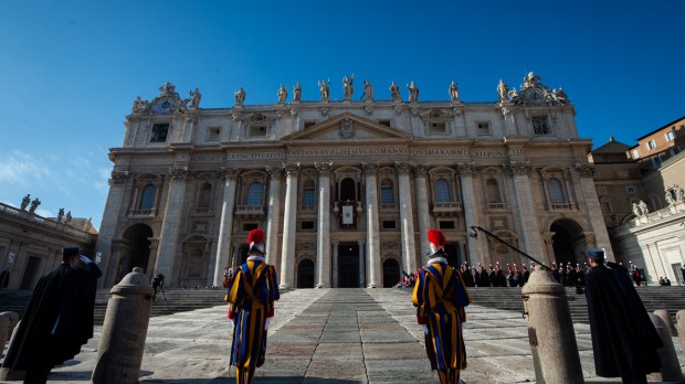 Pope-Francis-deliver-his-Christmas-Urbi-et-Orbi-blessing