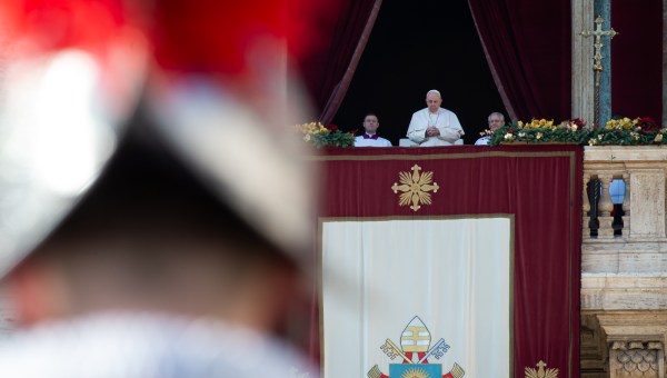 Pope-Francis-deliver-his-Christmas-Urbi-et-Orbi-blessing
