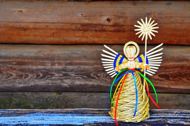 tradycyjna ukraińska ozdoba - aniołek ze słomy