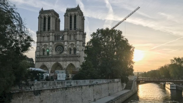 NOTRE DAME DE PARIS