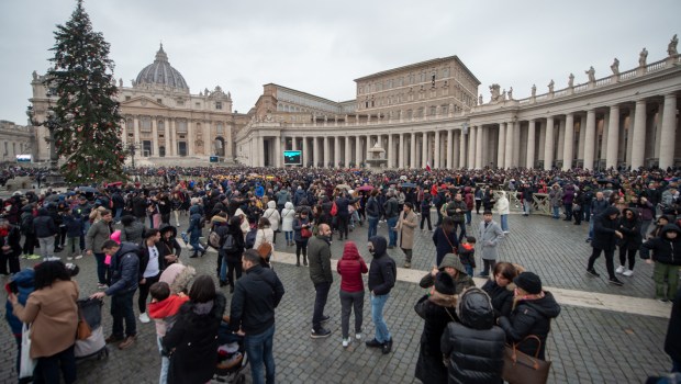 Pope-Francis-Angelus-prayer-at-St.-Peters-square-Jan-06-2023