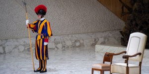 ¿Quién mantiene el Vaticano en funcionamiento cuando el Papa Francisco no está?