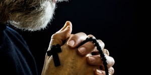 550 monasterios reciben ya más de 1000 intenciones de oración cada semana