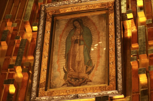 Imagem da Virgem de Guadalupe no México