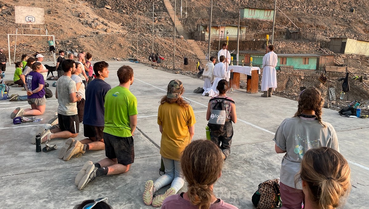 young-student-serve-mission-mass-pray