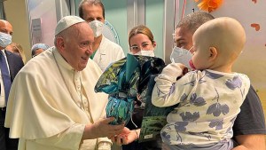 Pope-Francis-visited-children-hospitalized-in-the-pediatric-oncology-ward-in-the-A-Gemelli