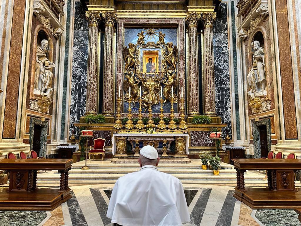 Pope-Francis-headed-to-the-Basilica-of-St-Mary-Major