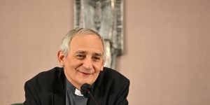 El cardenal Zuppi, en Kiev, como enviado del Papa Francisco