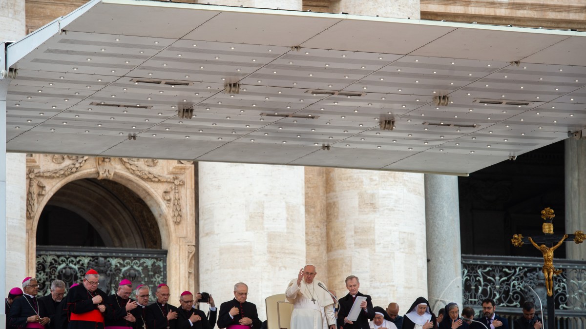 During-Pope-Francis-Audience-May-17