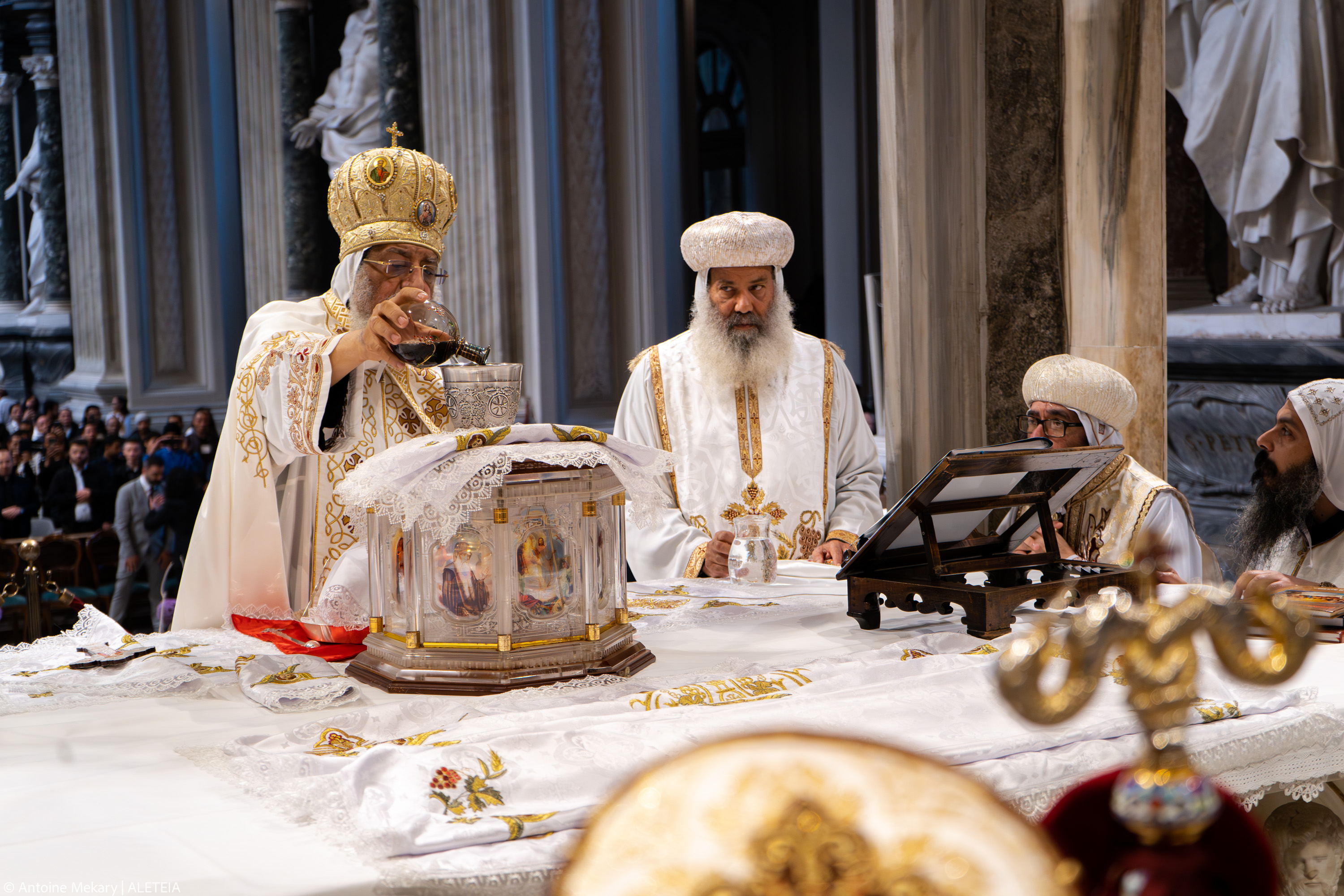 (Slideshow) Tawadros II en san Juan de Letrán