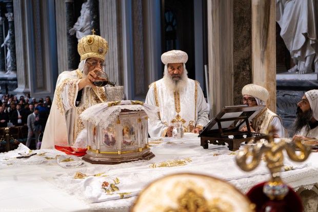 (Slideshow) Tawadros II en san Juan de Letrán